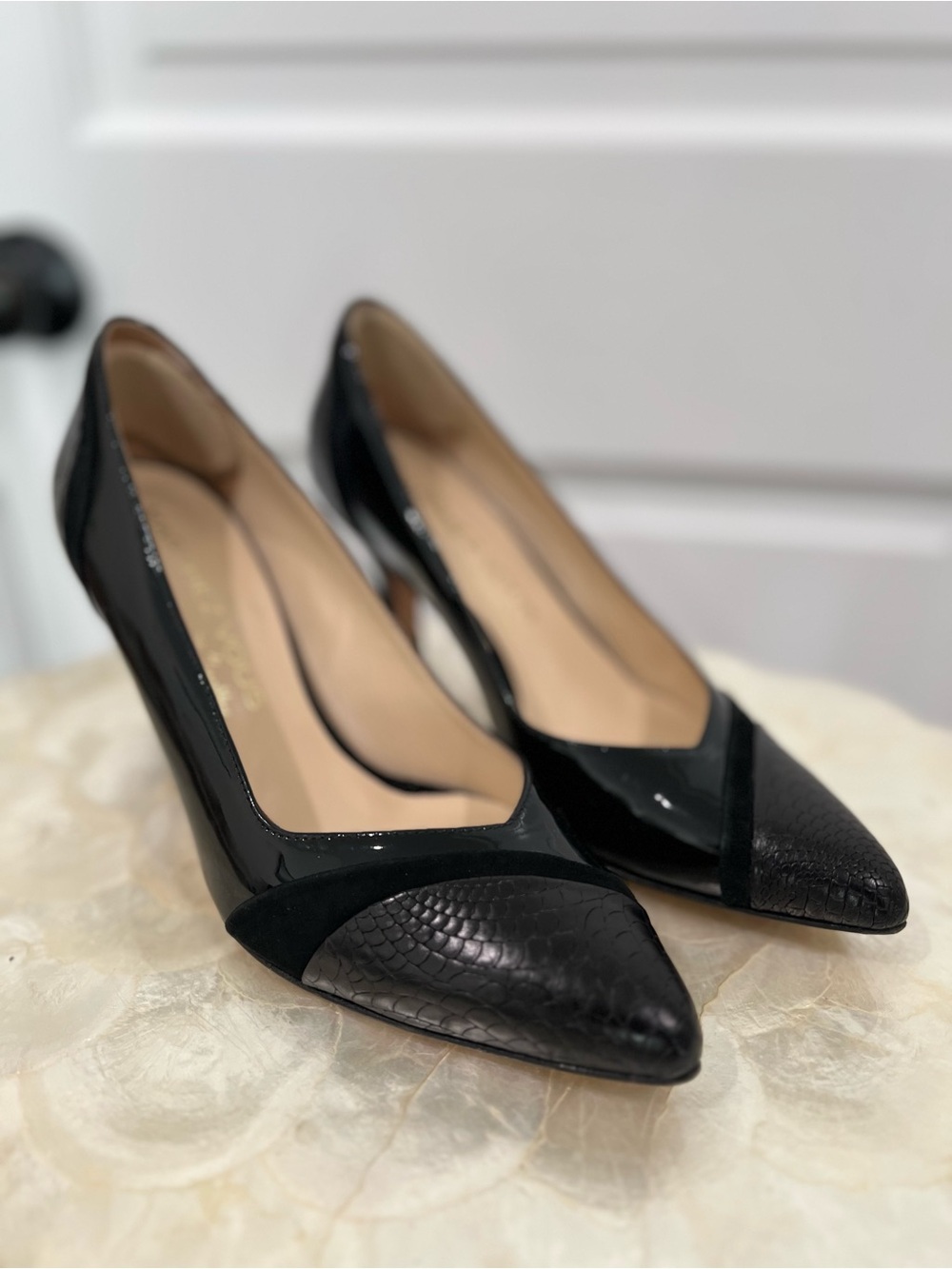 Marchez Vous XO Yeardley Made in Italy Black Reptile Embossed Patent Pumps 8.5